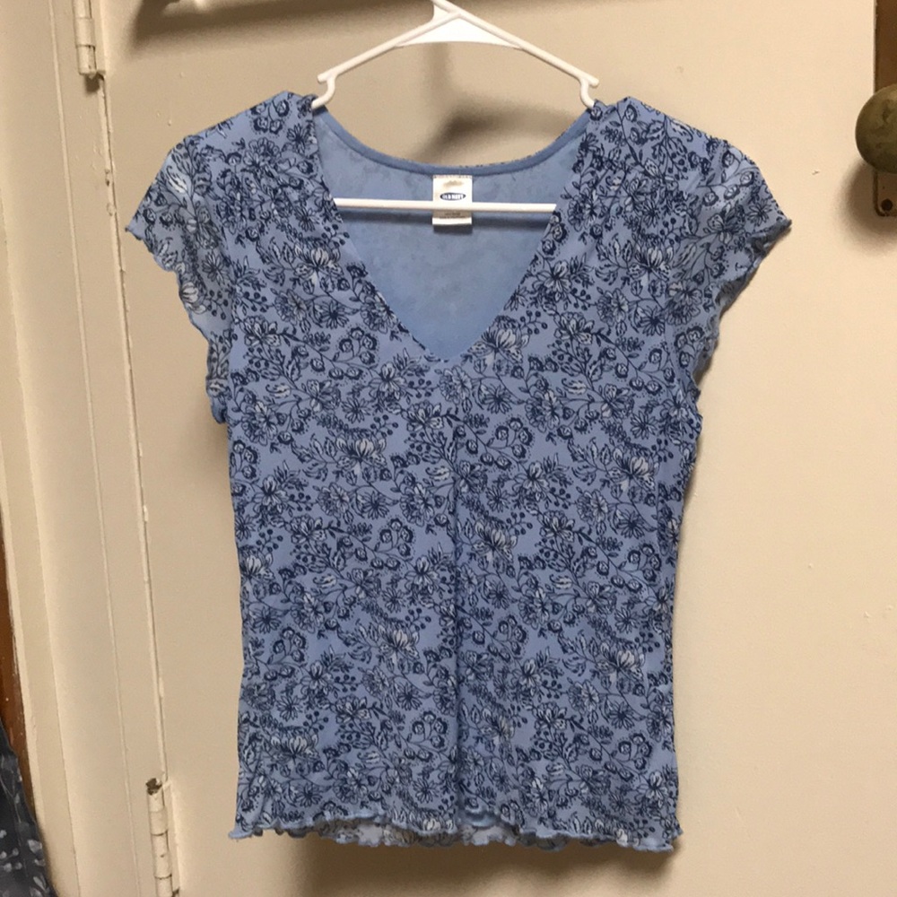 old navy shirt!!!! soooo cute!!!!!